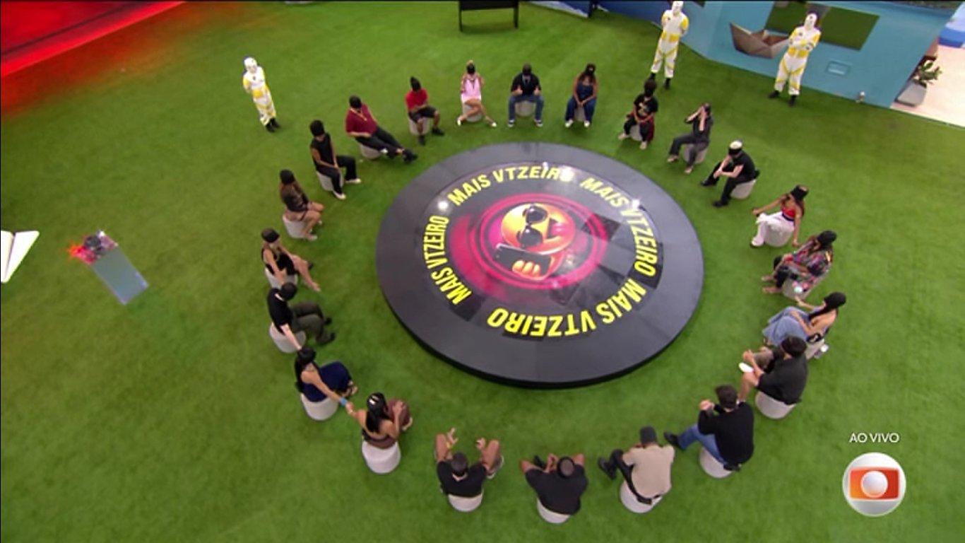 Centro do gramado durante a dinâmica.