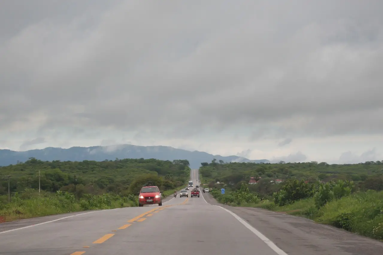 Foto que contém a BR-020 em Caucaia.