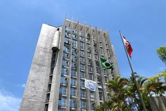 O Tribunal de Justiça de Santa Catarina (TJSC) já suspendeu os efeitos da lei.