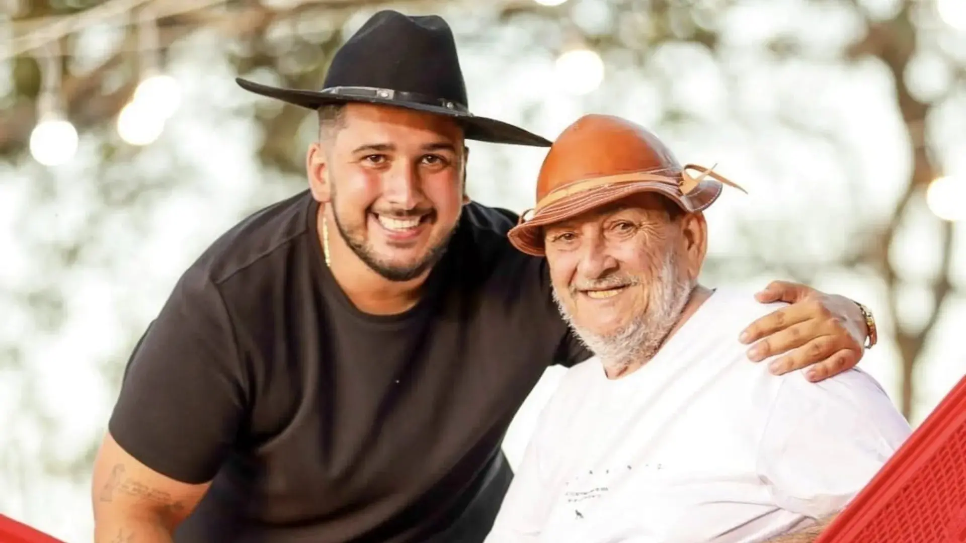 Foto de Boinha e seu filho, o influenciador Francisco.