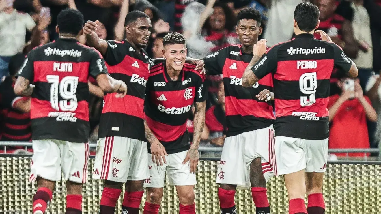 Atleta do Flamengo comemora gol