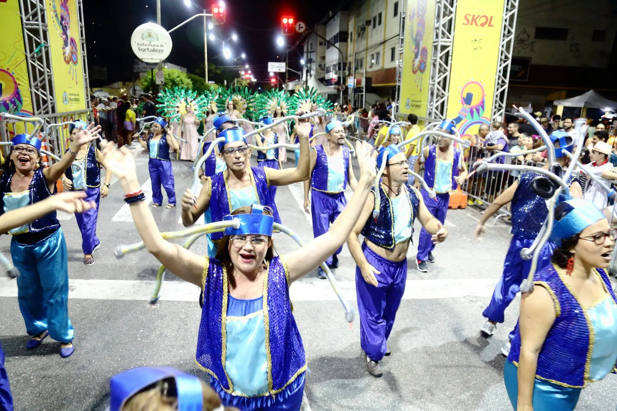 Atualmente, desfiles na Domingos Olímpio mobilizam centenas de brincantes.