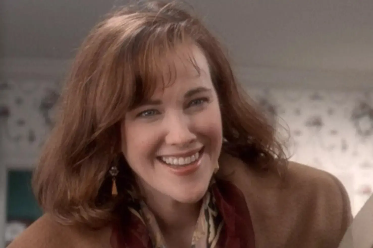 Catherine O'Hara em cena do filme Esqueceram de Mim.