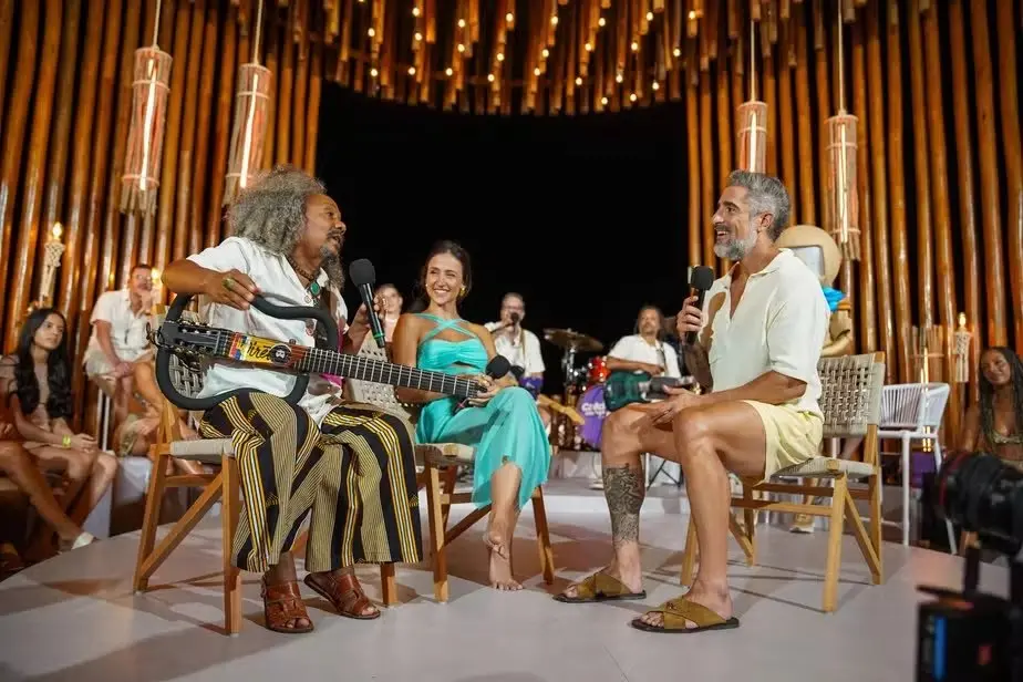 Imagem de divulgação do programa Caldeirão com Mion, com participação de Chico César.