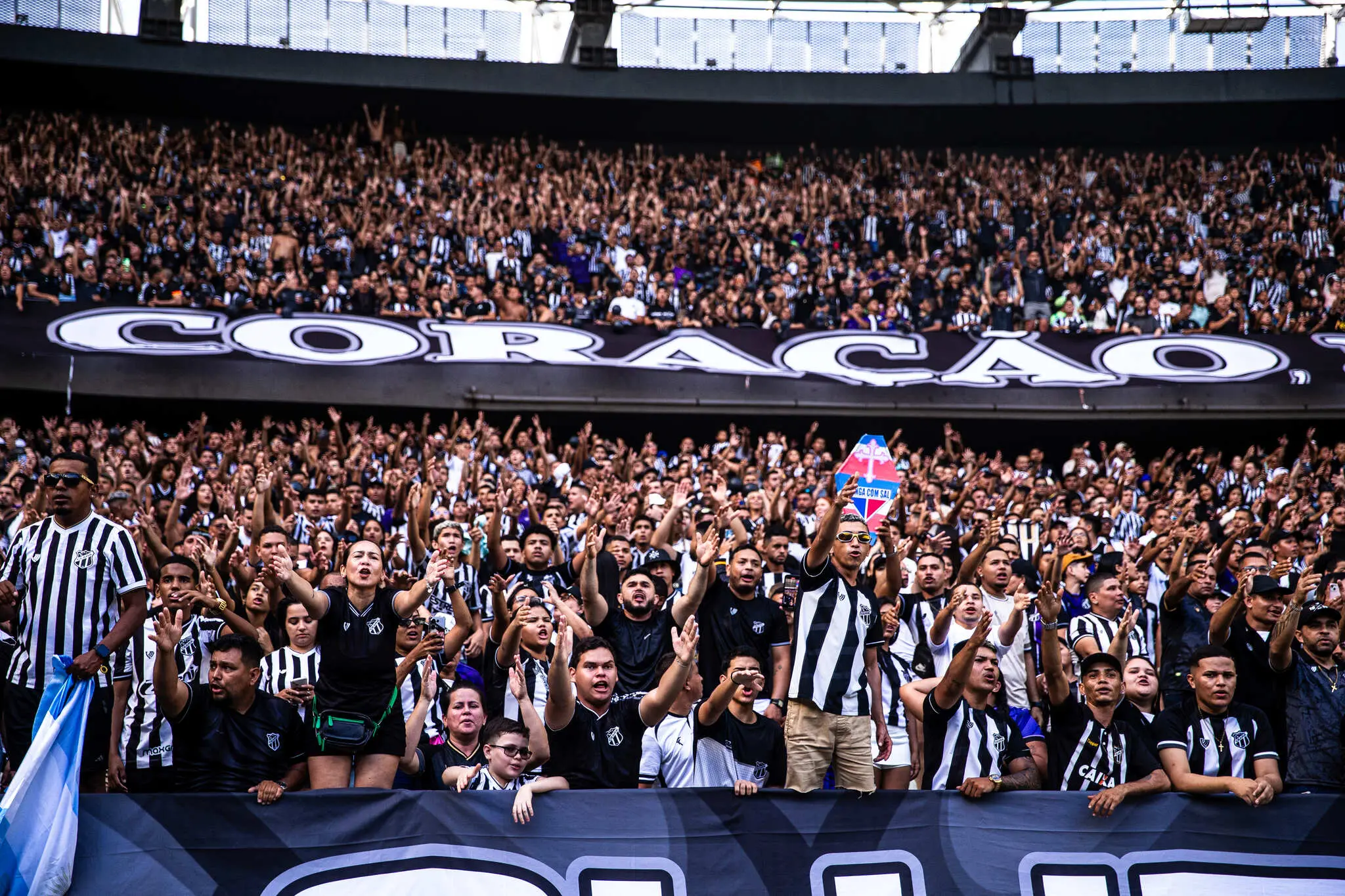 Foto da torcida do Ceará na Arena Castelão