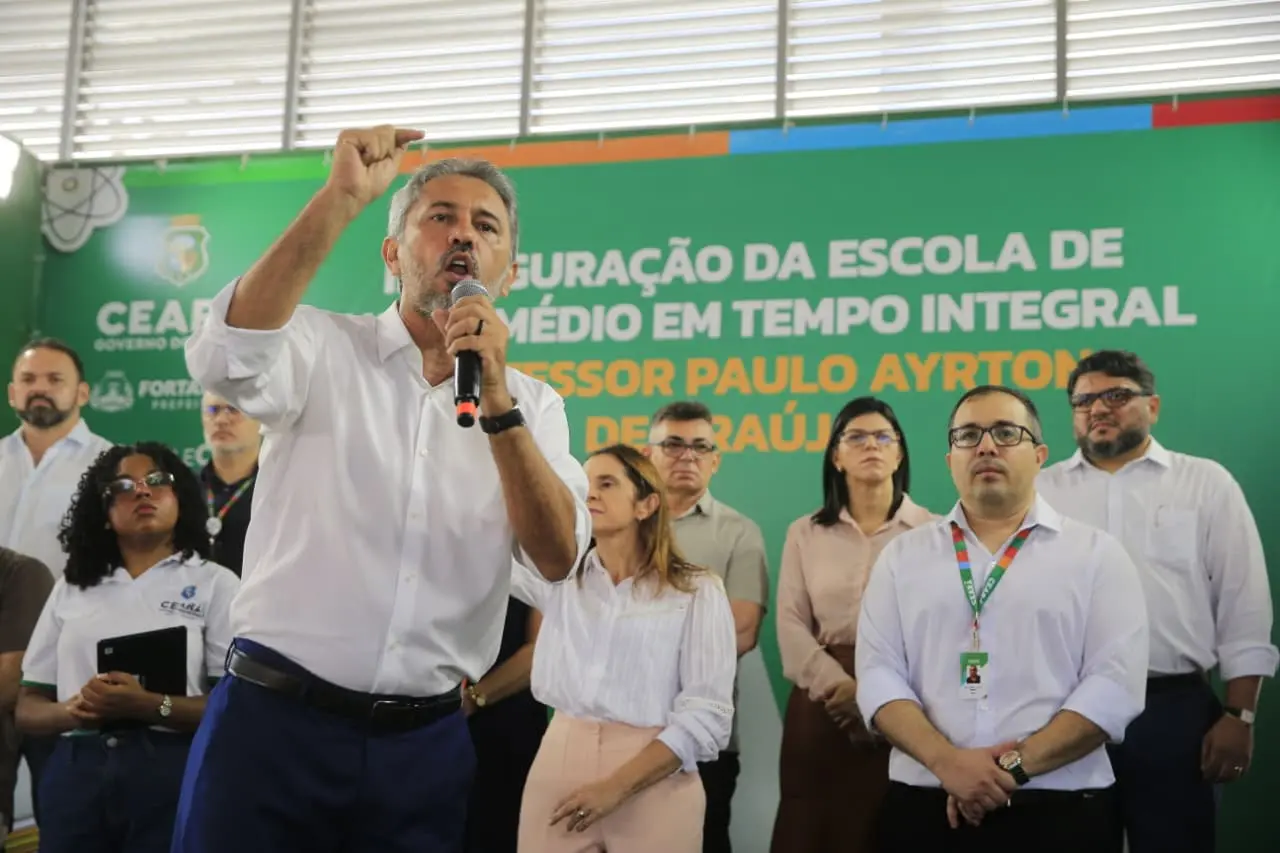 Governador Elmano de Freitas.