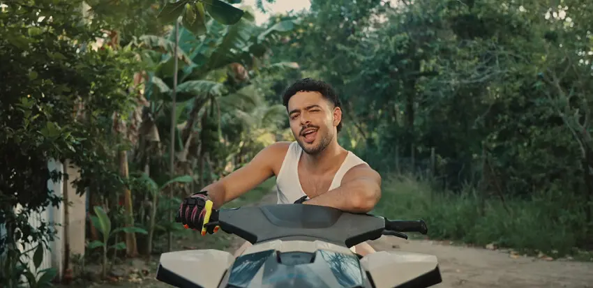 Pedro Sampaio em cena do clipe de 'JetSki'.