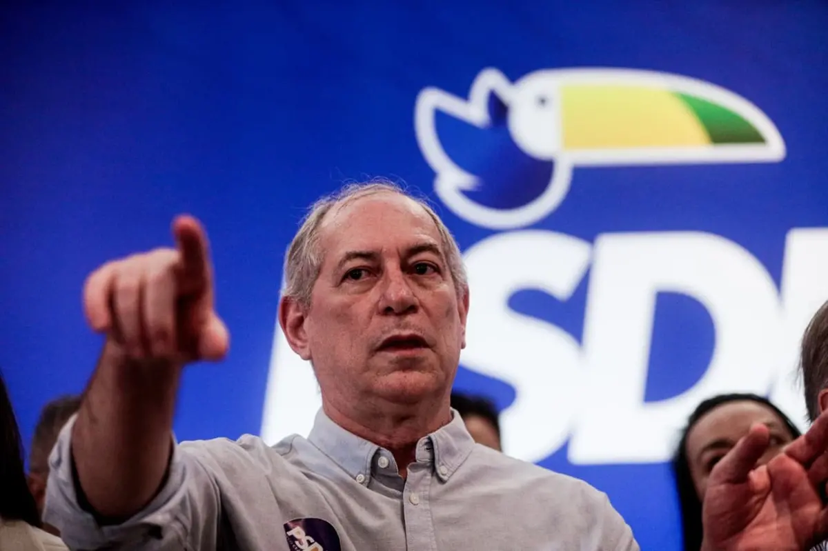 Ex-ministro Ciro Gomes em evento de filiação ao PSDB