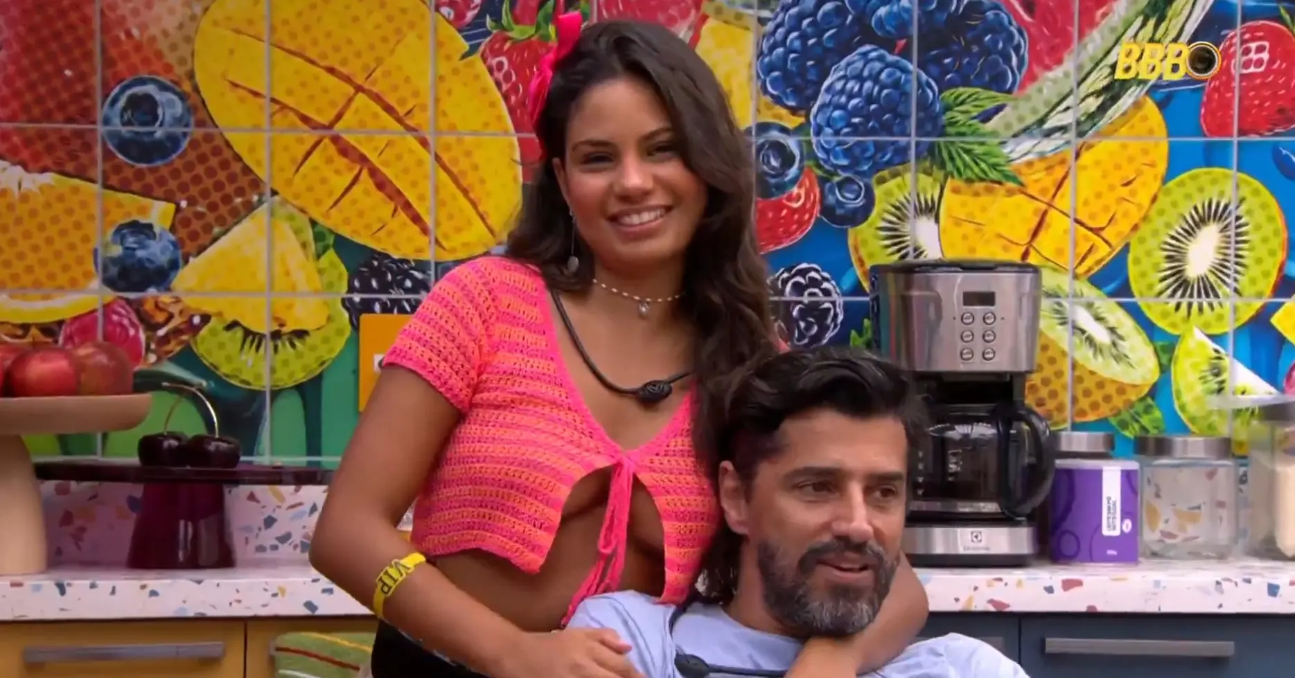 Imagem dos participantes Gabriela e Alberto Cowboy, do BBB 26.
