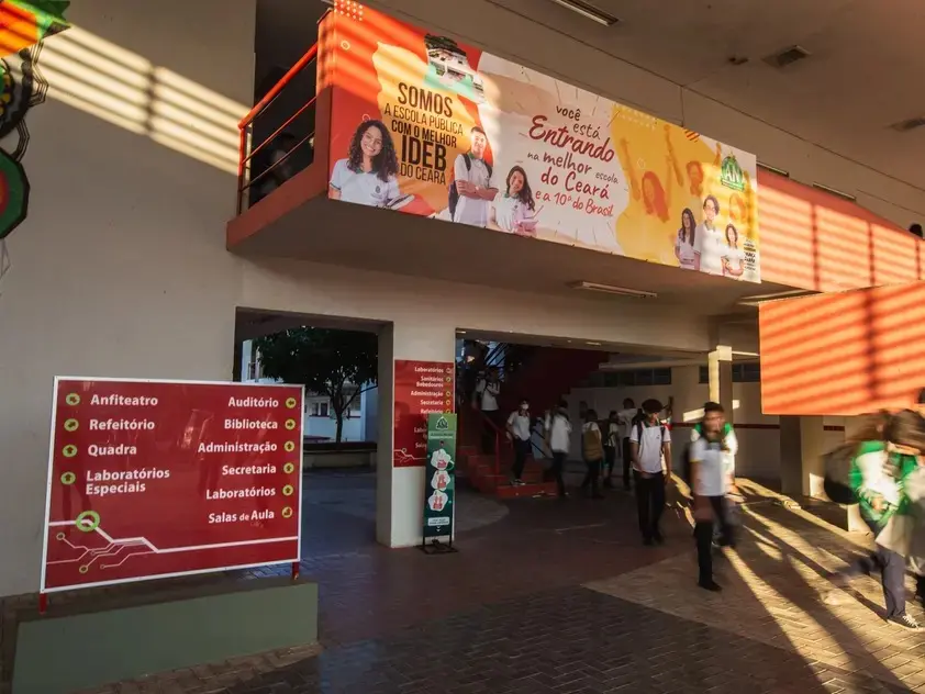 Foto da escola Adriano Nobre.