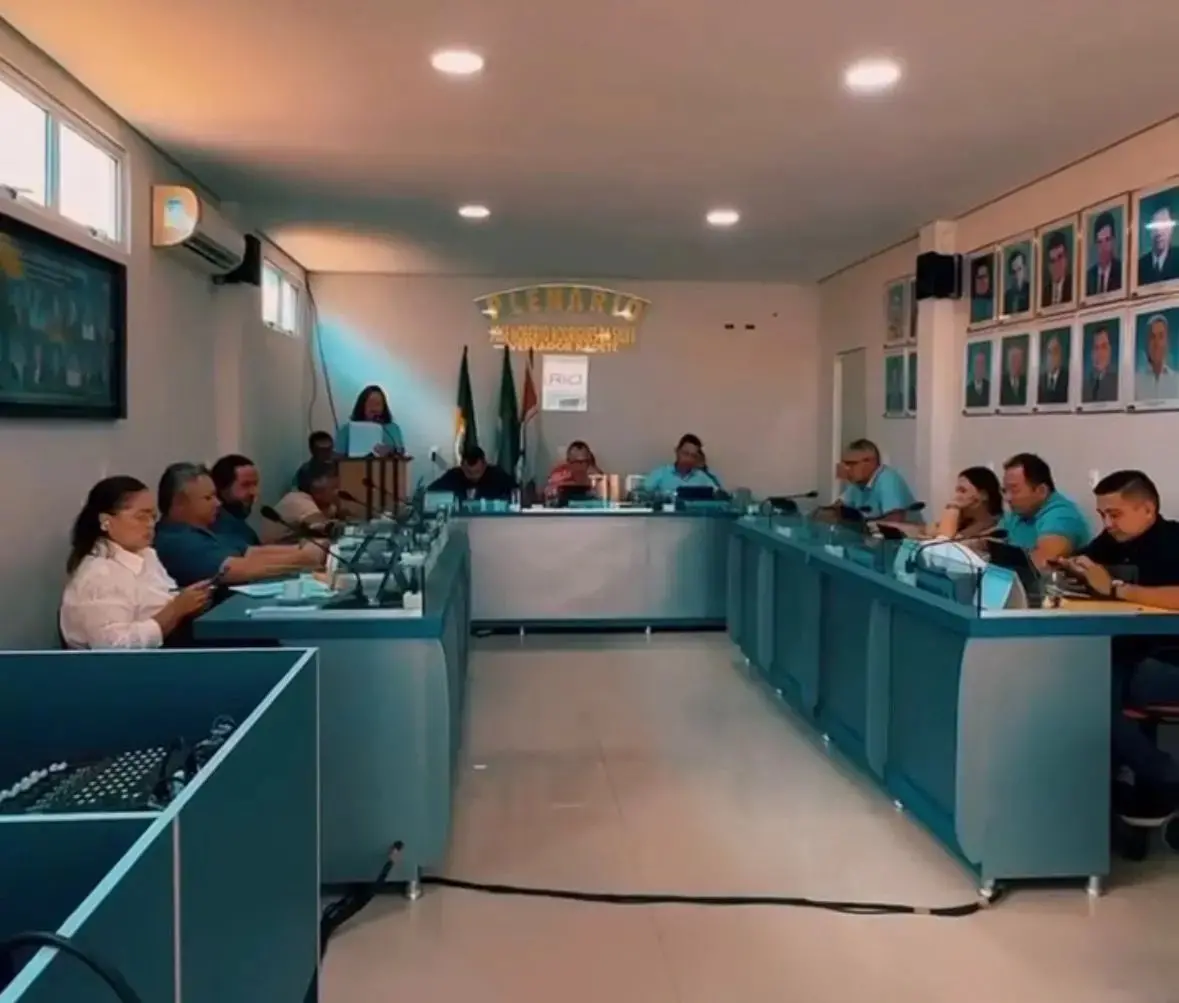 Plenário da Câmara Municipal de Tejuçuoca. Imagem usada em matéria onde vereador é preso suspeito de homicídio e integrar facção criminosa.