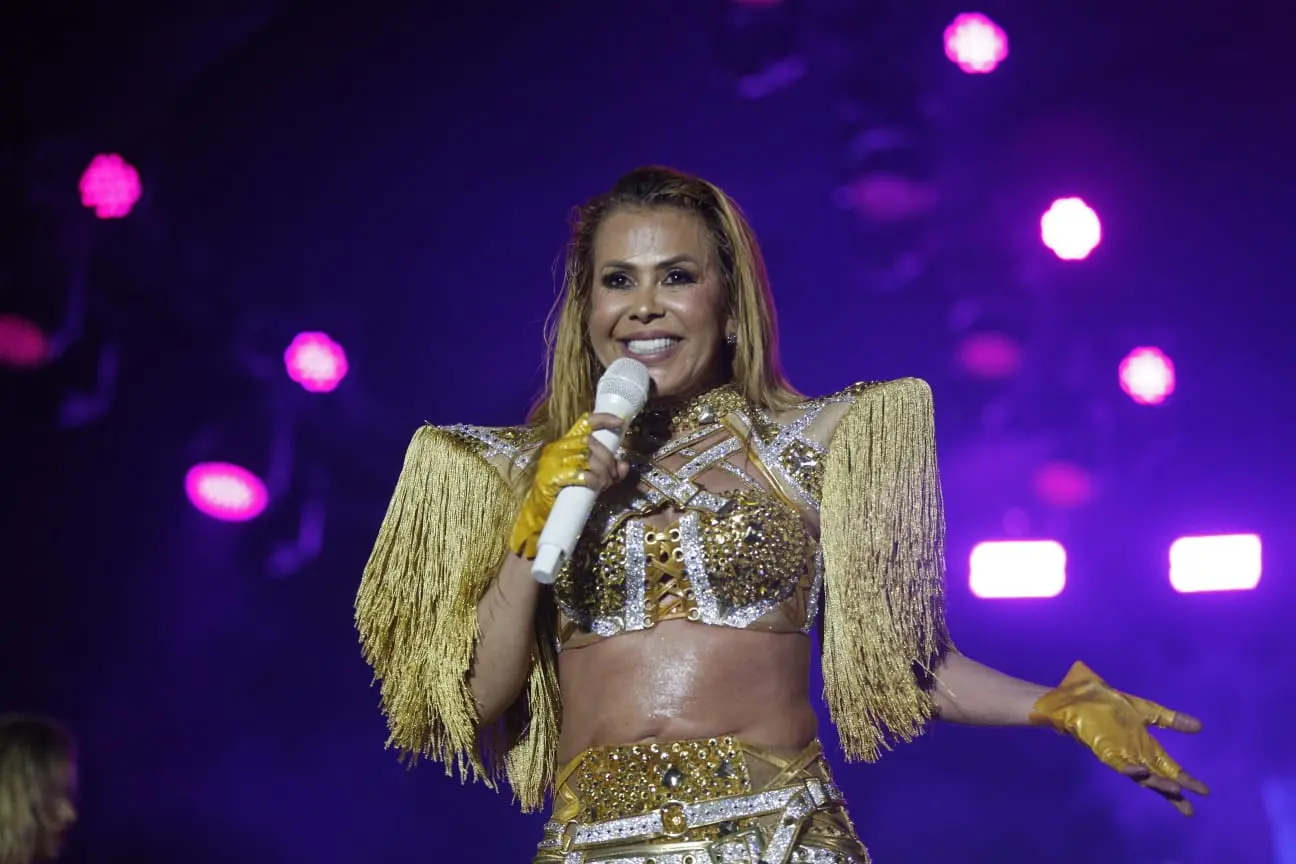 Imagem da notícia Joelma encerra Pré-Carnaval de Fortaleza e anuncia férias