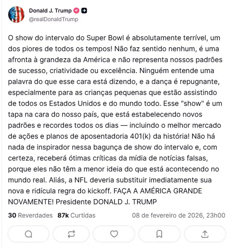Postagem de Donald Trump com críticas ao show do intervalo do Super Bowl.