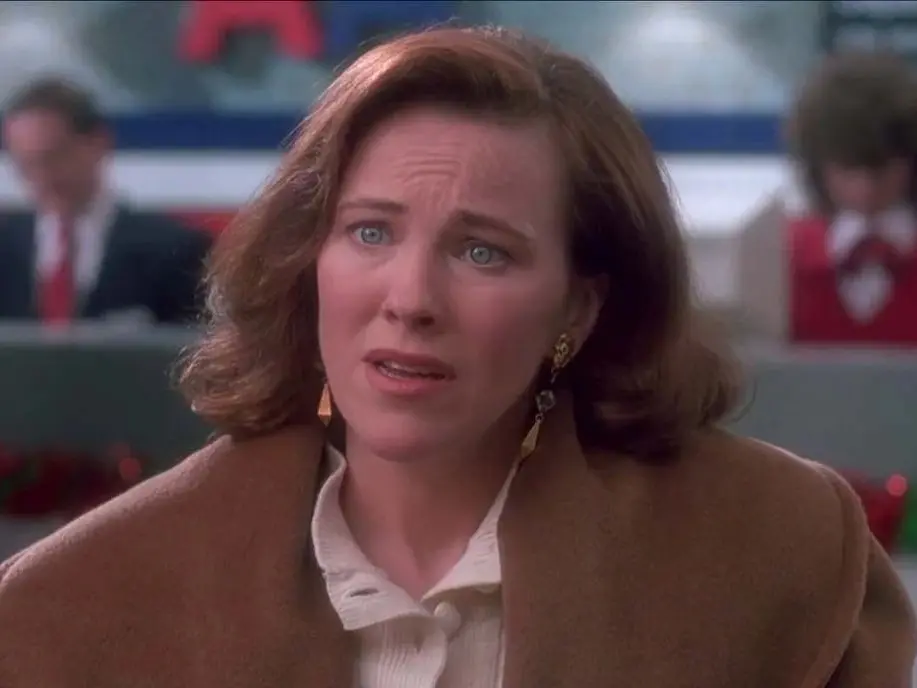 Imagem da notícia Causa da morte de Catherine O'Hara foi embolia pulmonar, diz site