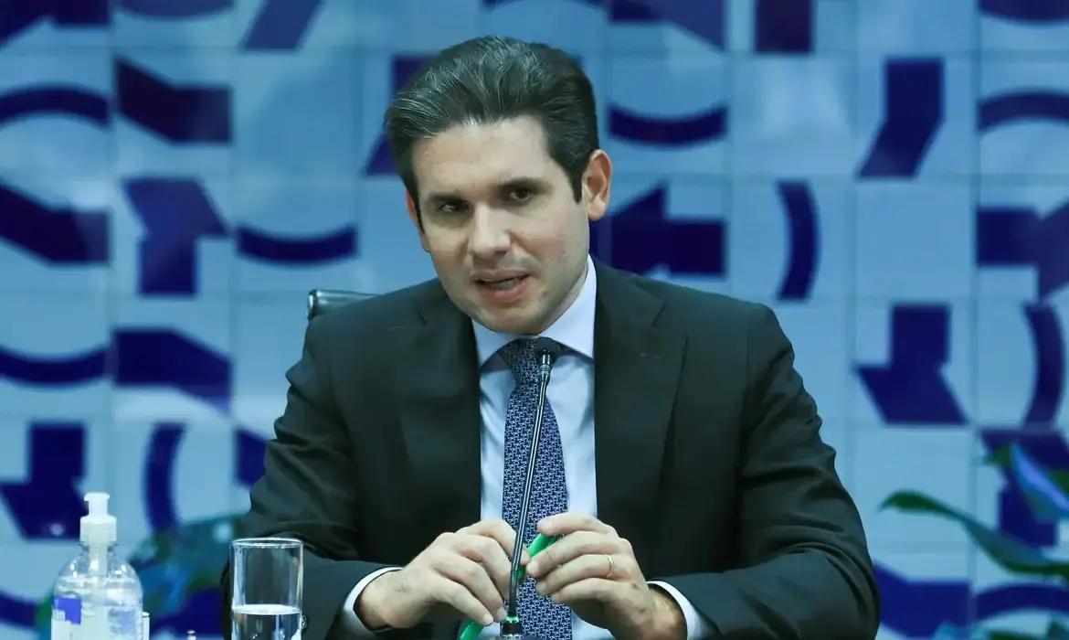 O governo pretende se reunir na quinta-feira (12) com Hugo Motta.