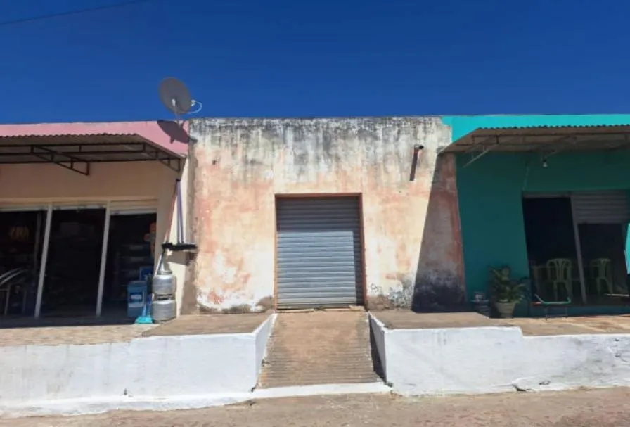 Espaço comercial à venda em Santana do Cariri fica no Distrito de Araponga.
