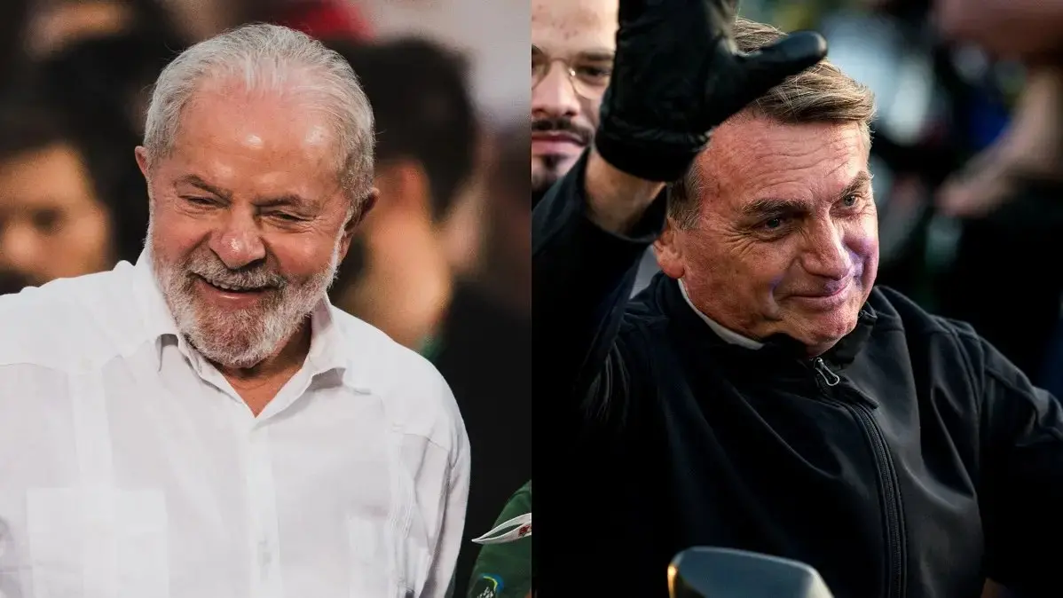 Imagem dividida com dois homens em eventos públicos distintos; à esquerda, Lula de barba branca e camisa clara sorri em meio a uma multidão; à direita, Jair Bolsonaro de casaco preto levanta a mão em cumprimento, com pessoas ao fundo.