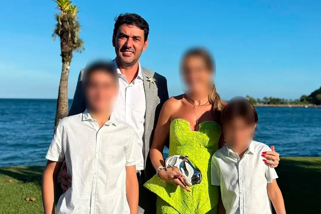 foto de Thales Machado, secretário de Itumbiara que matou os dois filhos a tiros, ao lado da esposa.