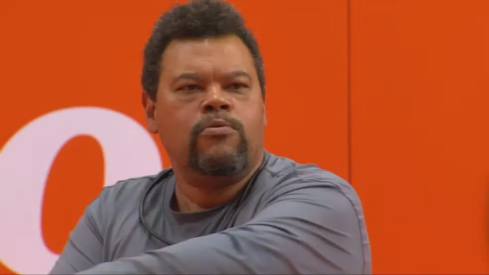 foto de Babu Santana durante prova de resistência no BBB 26.