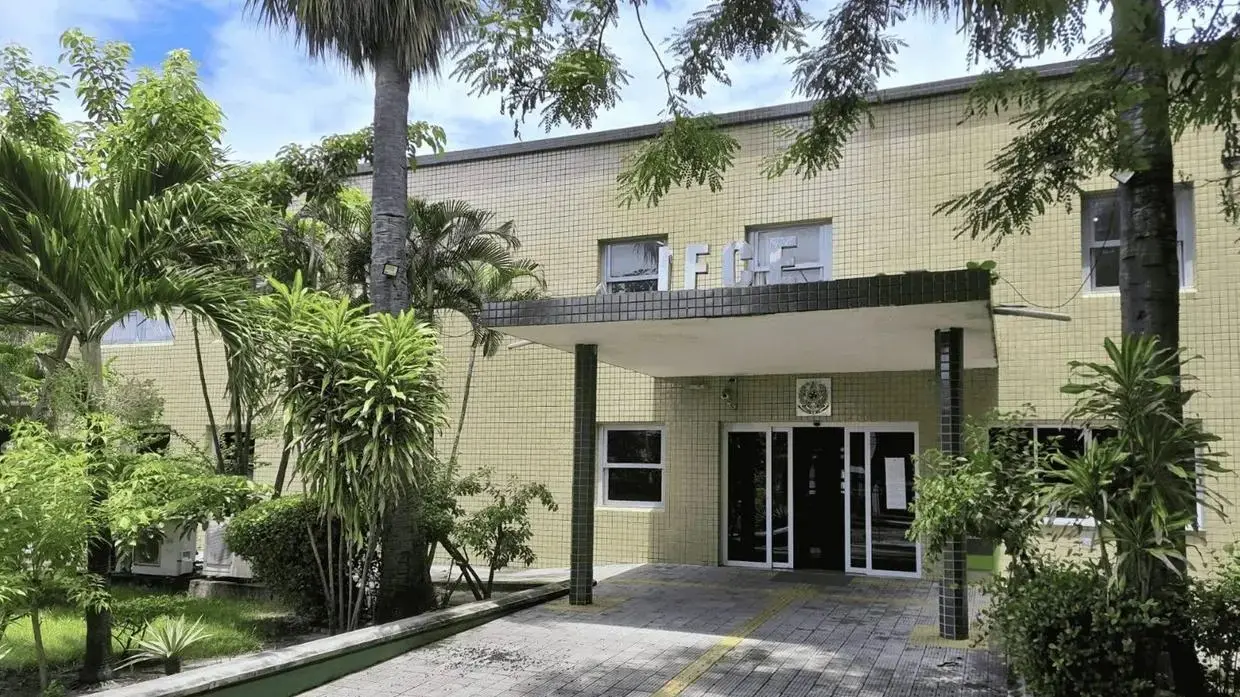 Fachada do IFCE.
