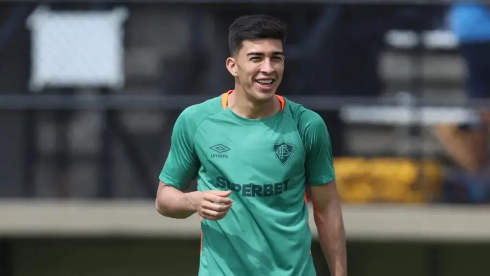 Lezcano em ação pelo Fluminense