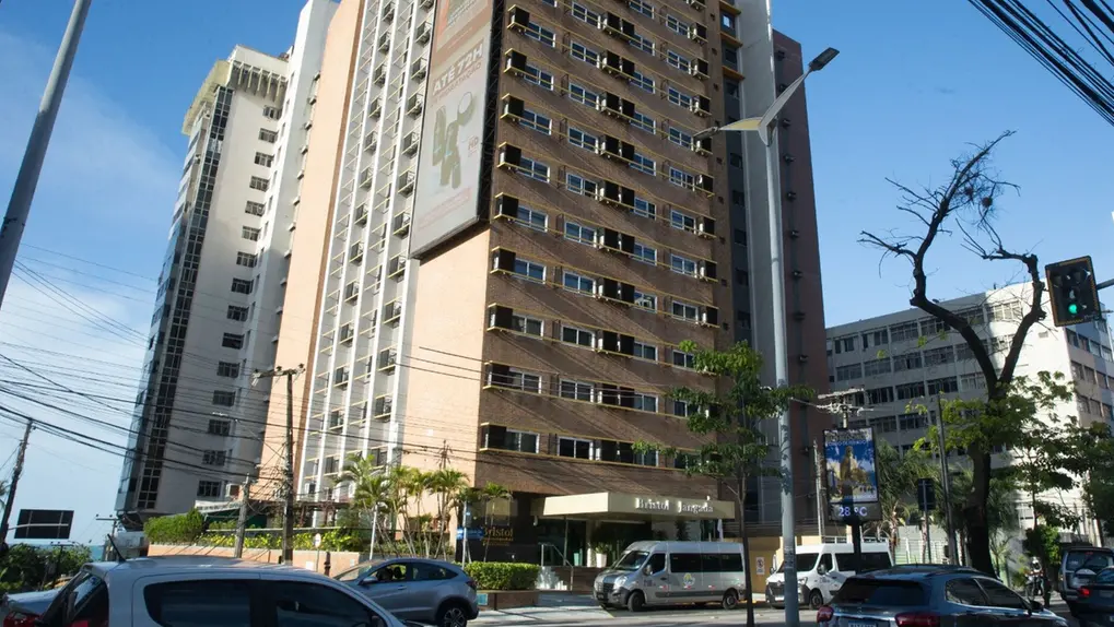 Fachada do Hotel Bristol Jangada.