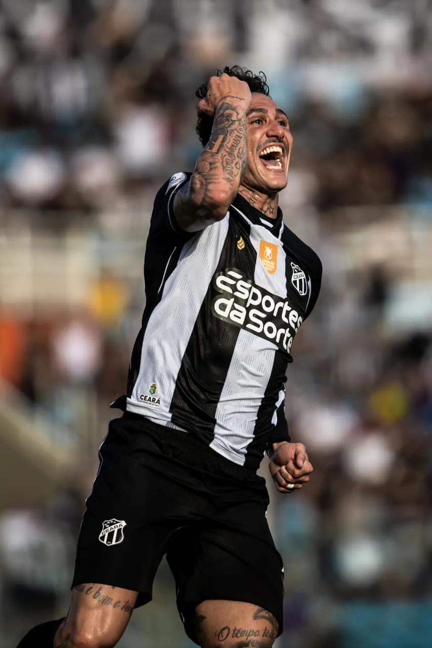 Vina, jogador do Ceará