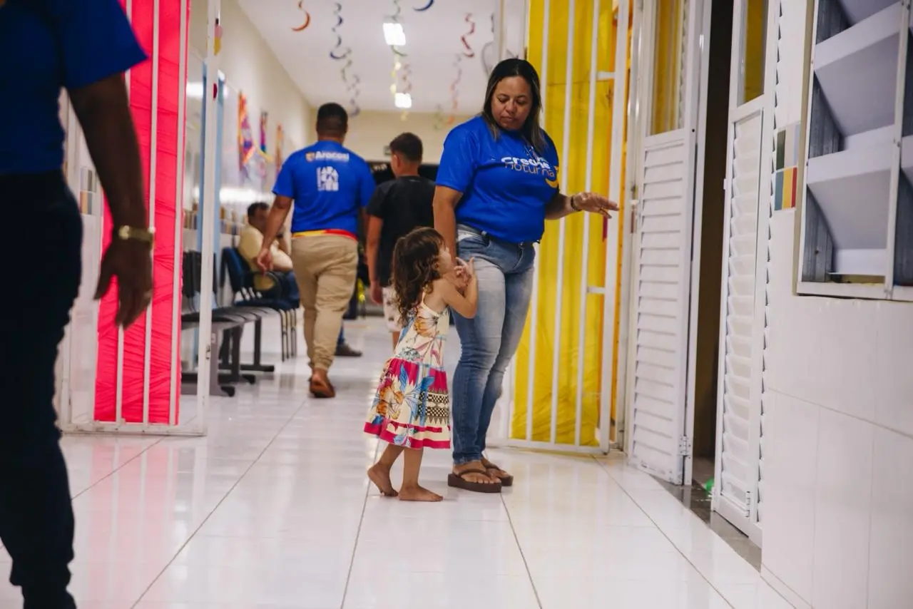 Imagem de criança na creche.