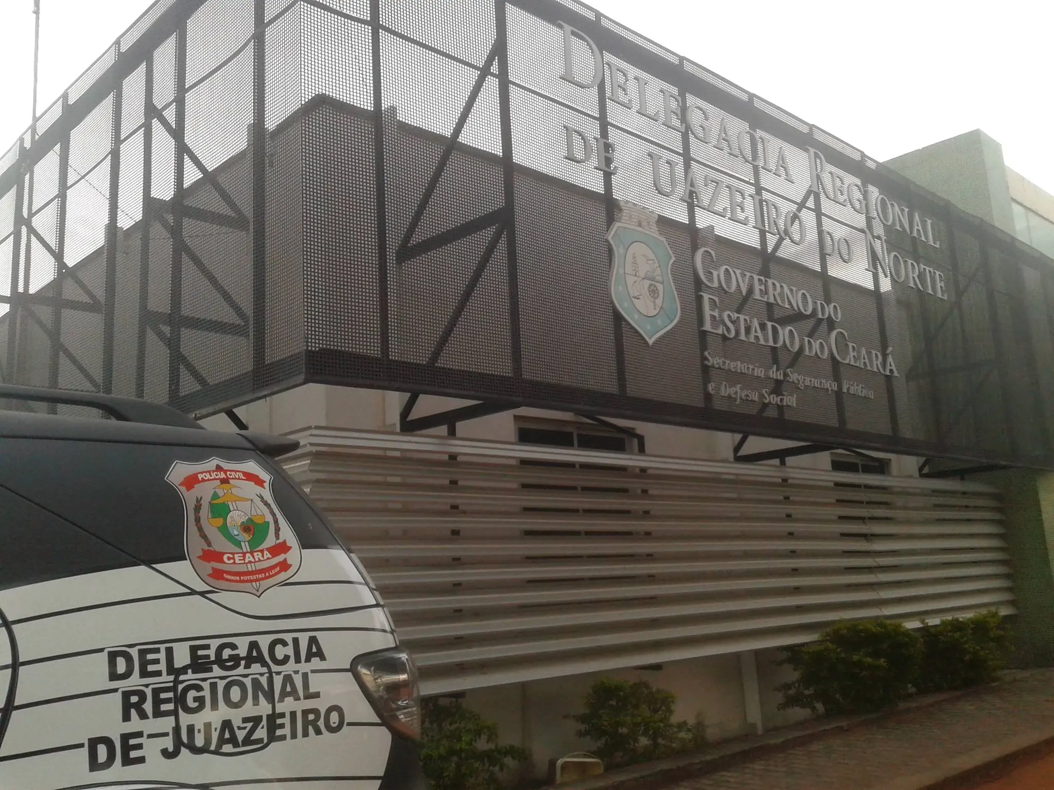 delegacia juazeiro do norte carro viatura predio.