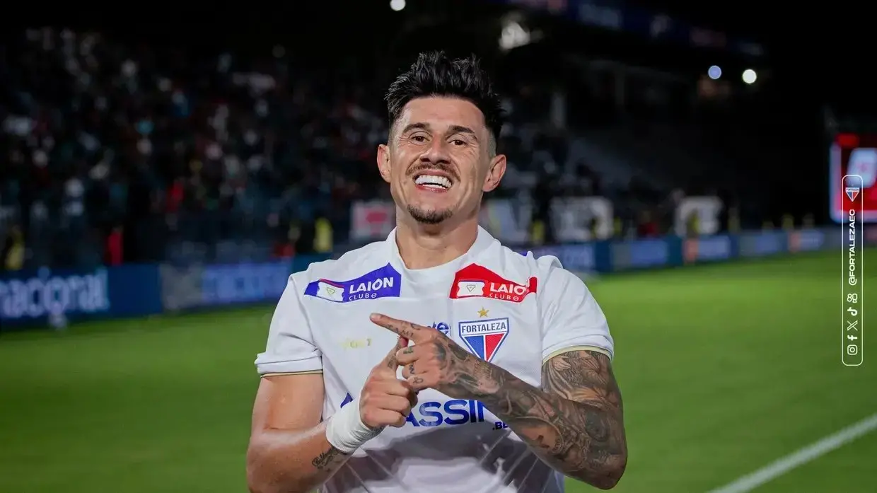 Adam Bareiro em ação pelo Fortaleza