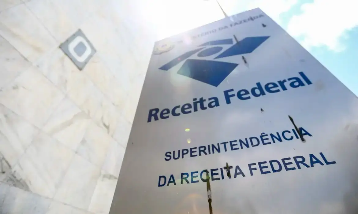 Fachada da Receita Federal.