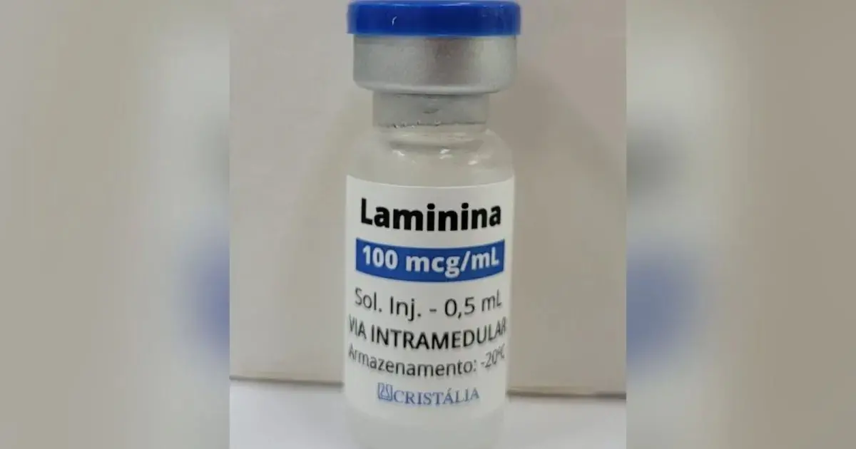 Imagem de uma ampola de Lamina com 100 mcg/mL, solução injetável de 0,5 mL utilizada para administração intramedular.