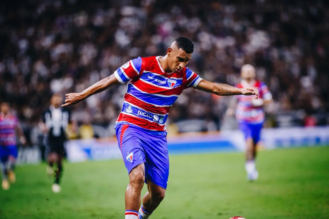 Imagem da notícia Falta de patrocinador master no Fortaleza atrasa planejamento e exige urgência