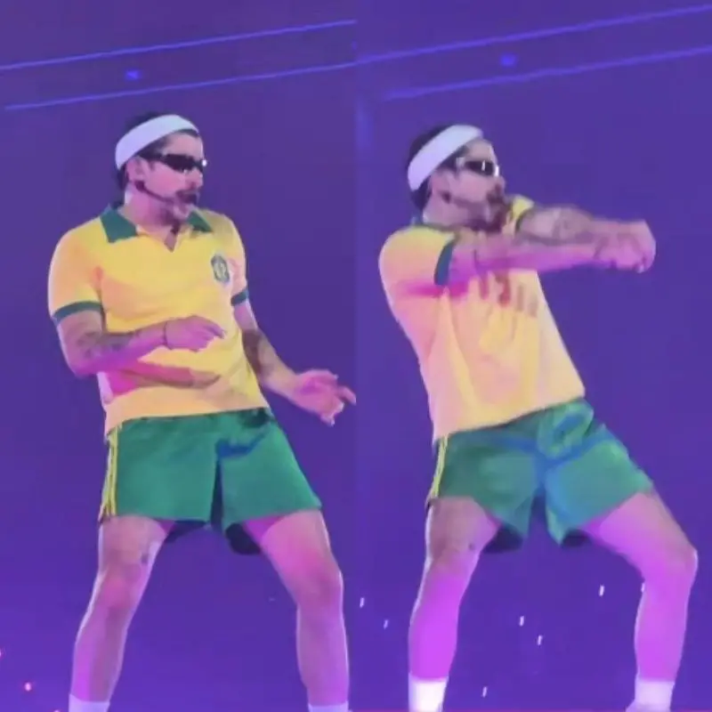 Bad Bunny apareceu no show vestido com as cores do Brasil. 
