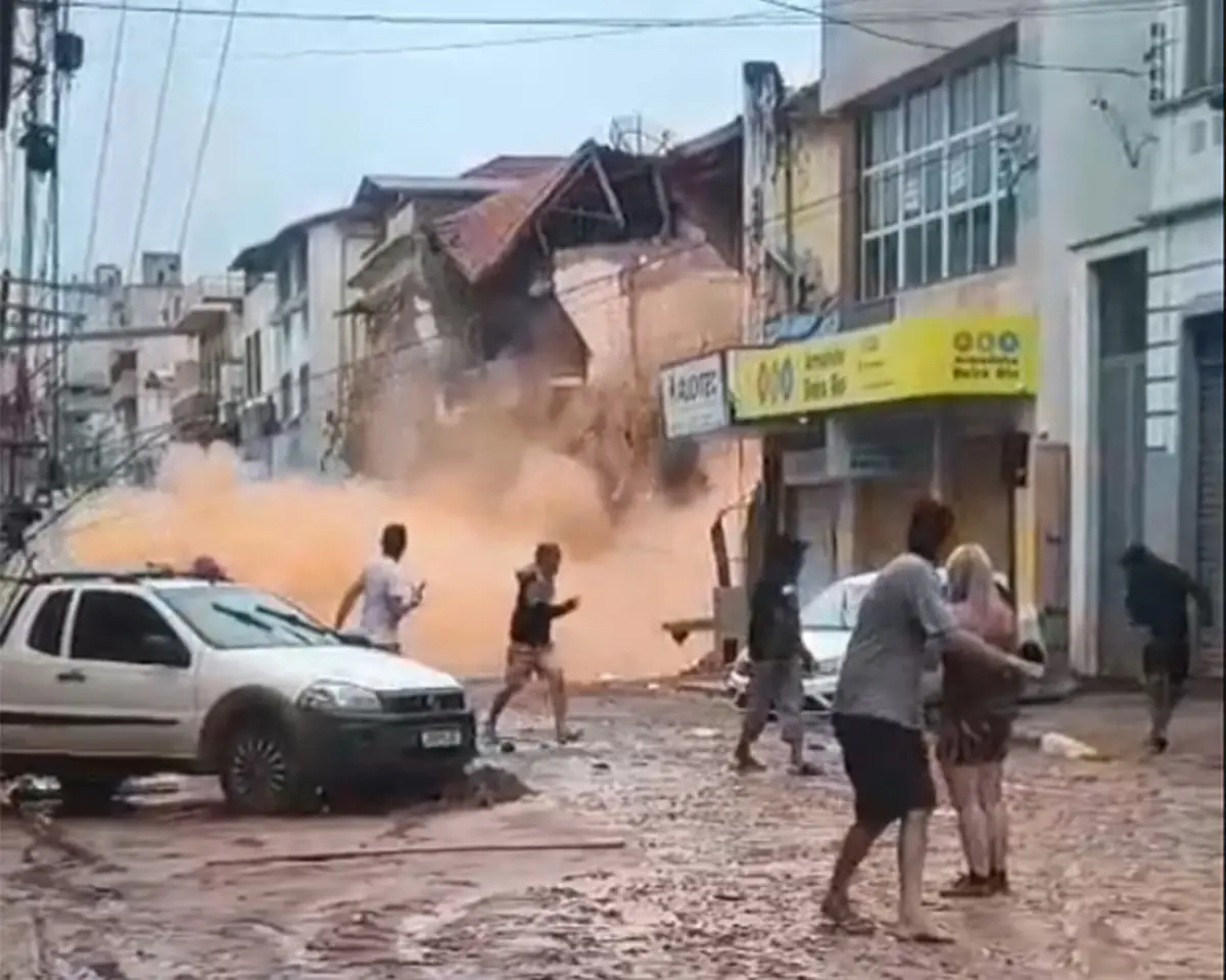 Imagem da notícia Chuvas nas cidades mineiras de Ubá e Juiz de Fora causam dezenas de mortes