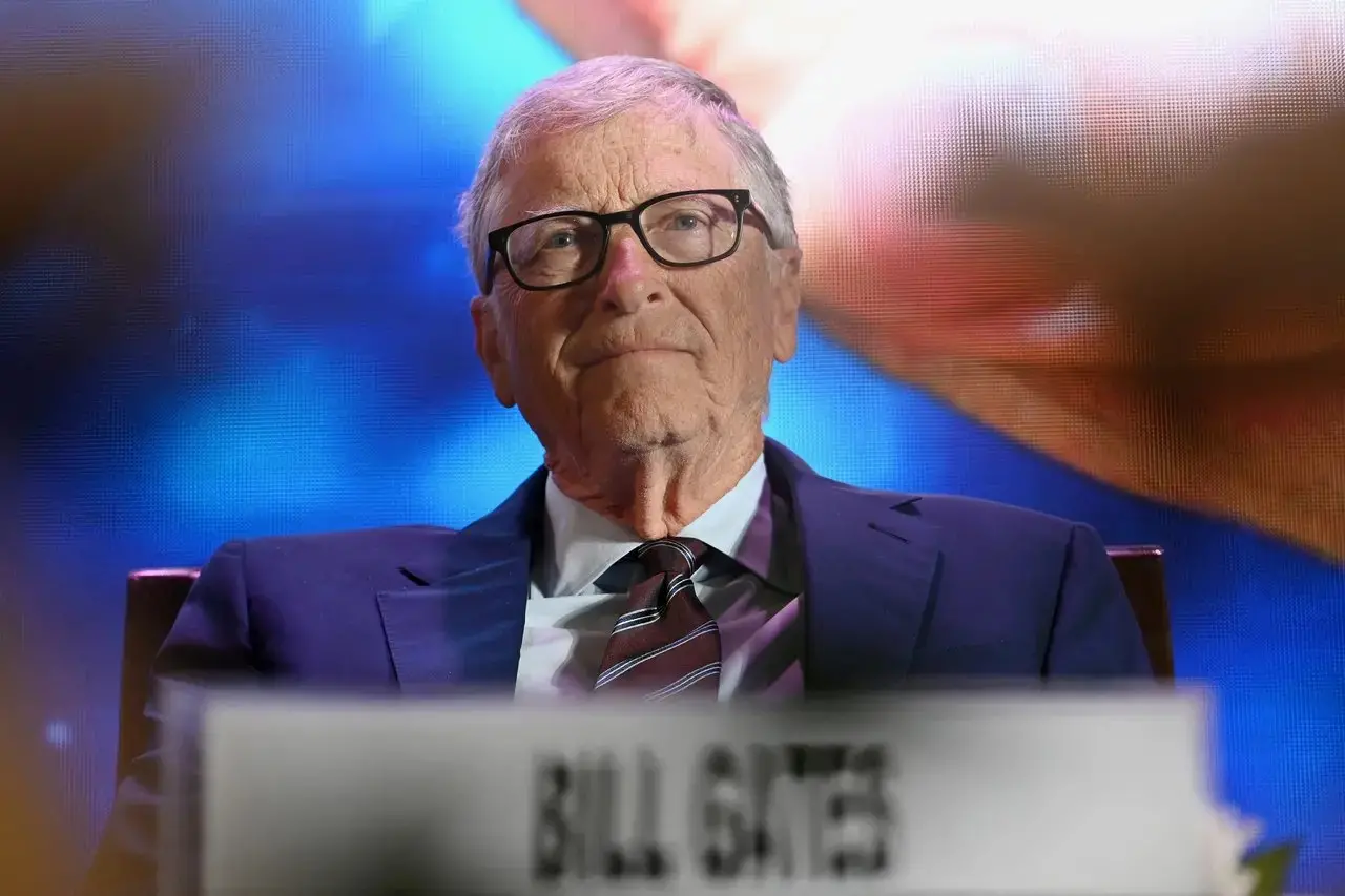 Imagem da notícia Bill Gates admite casos extraconjugais, mas nega ligação com crimes de Epstein 