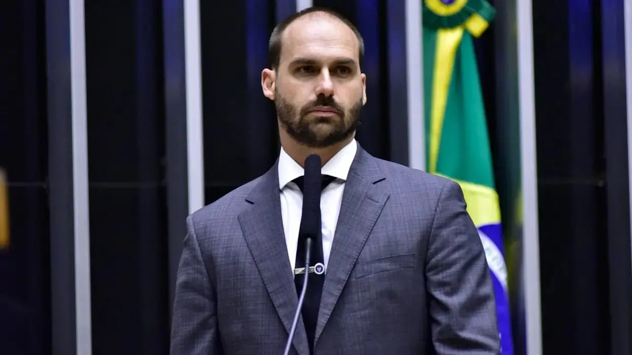 Foro de Eduardo Bolsonaro para ilustrar matéria sobre seu afastamento da PF.