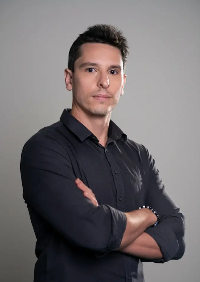 Marcos Caringi é administrador