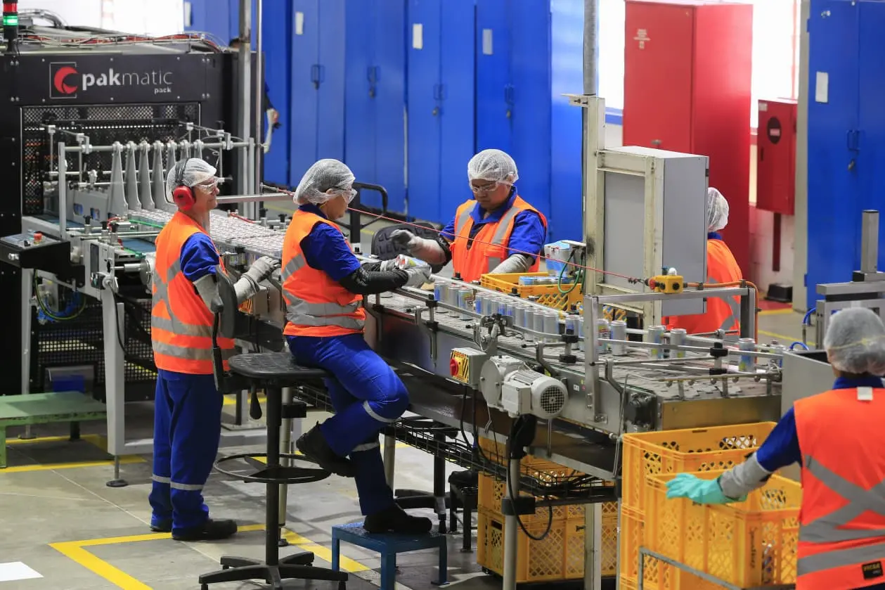 Foto de produção da Smirnoff Ice em fábrica da Diageo em Itaitinga, na Região Metropolitana de Fortaleza.