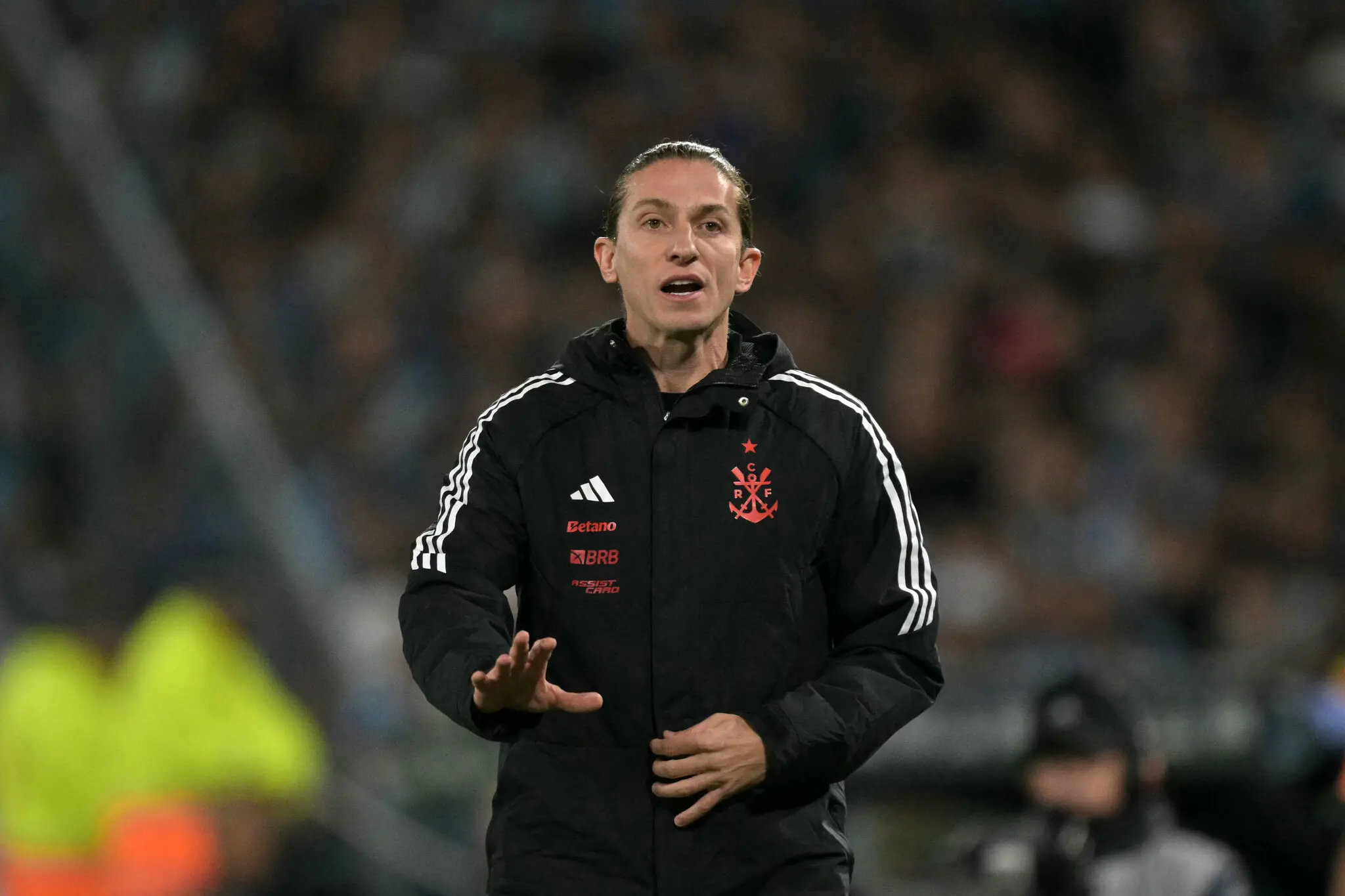 Foto de Filipe Luís durante jogo do Flamengo