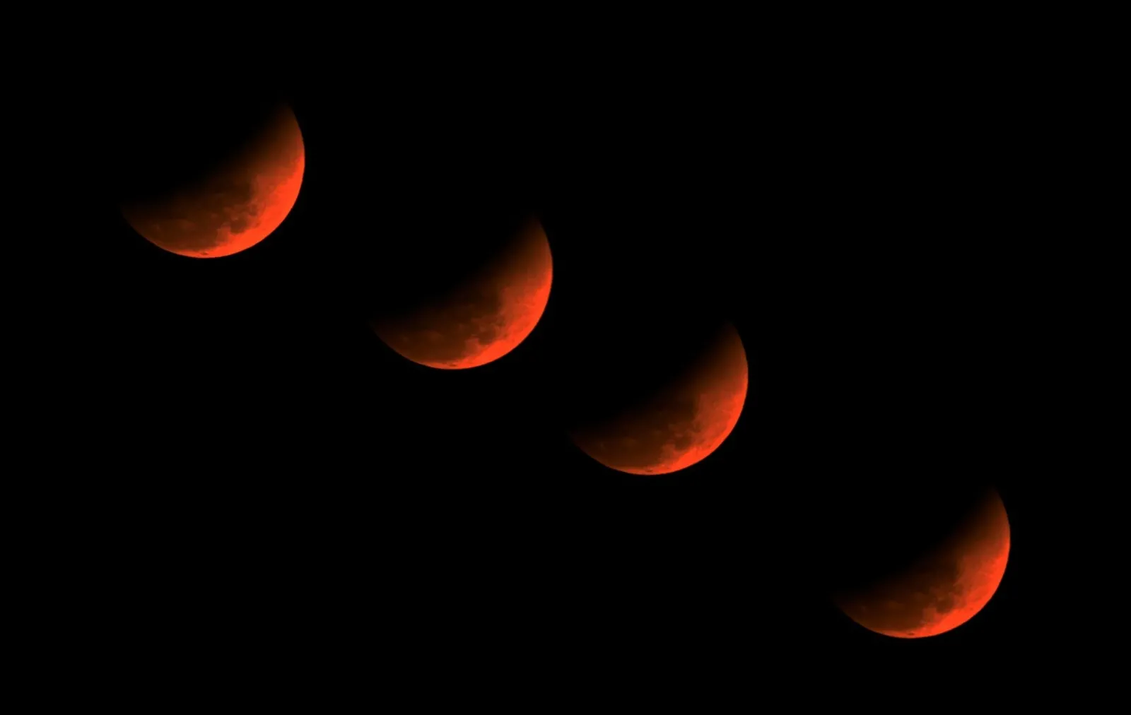 Lua de Sangue vista na Índia.