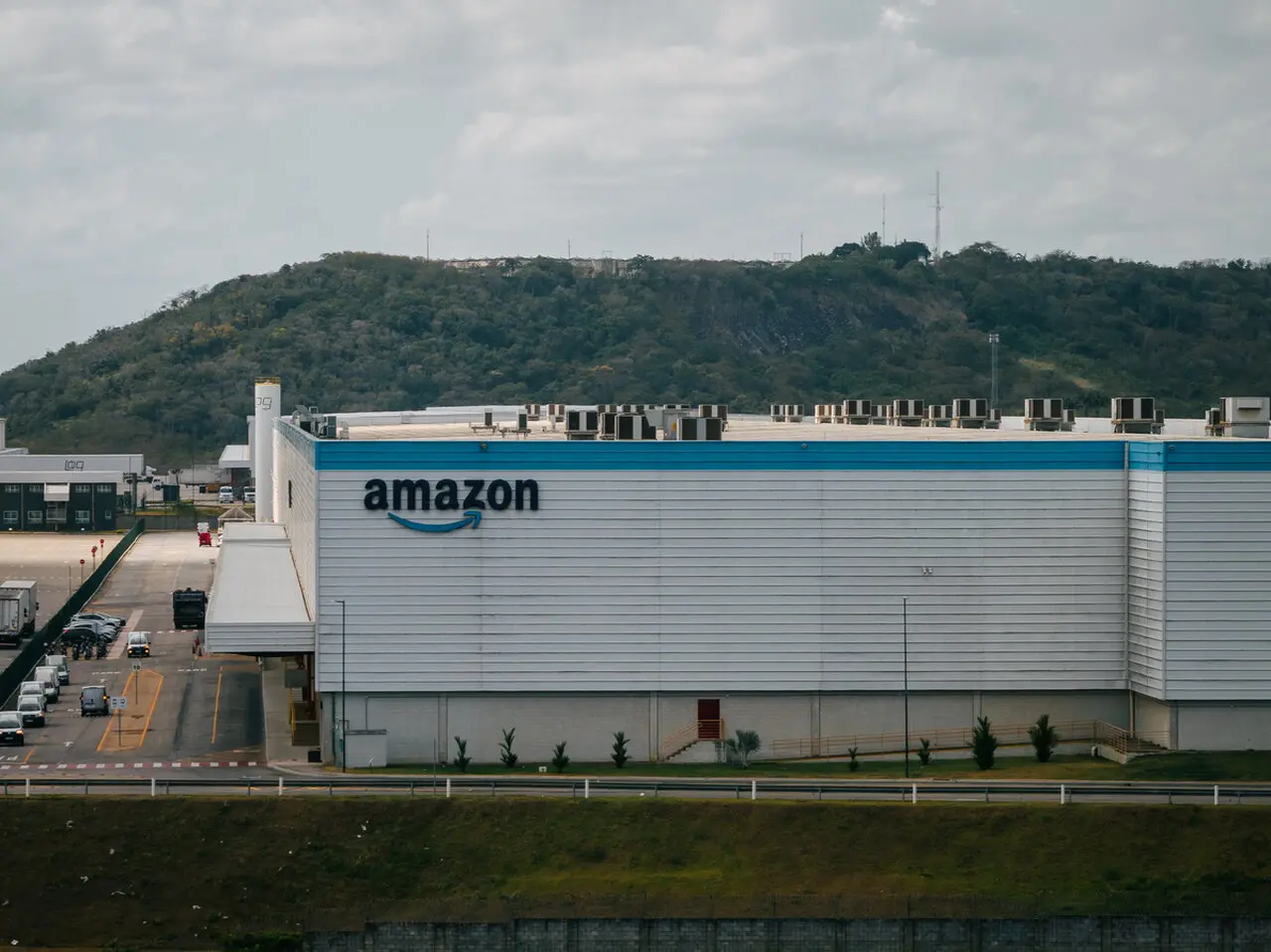 Foto aérea do centro de distribuição da Amazon em Itaitinga, na Grande Fortaleza.