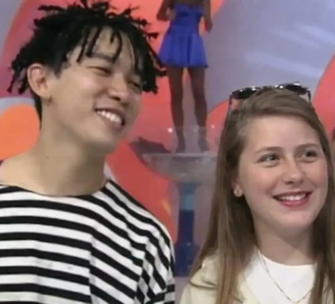 foto de Bento Hinoto, guitarrista do Mamonas Assassinas, e a namorada Aninha Almeida.