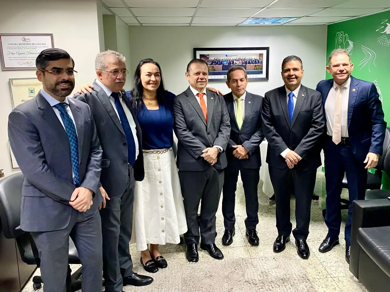 Foto dos deputados no Café da Oposição desta terça-feira (3).