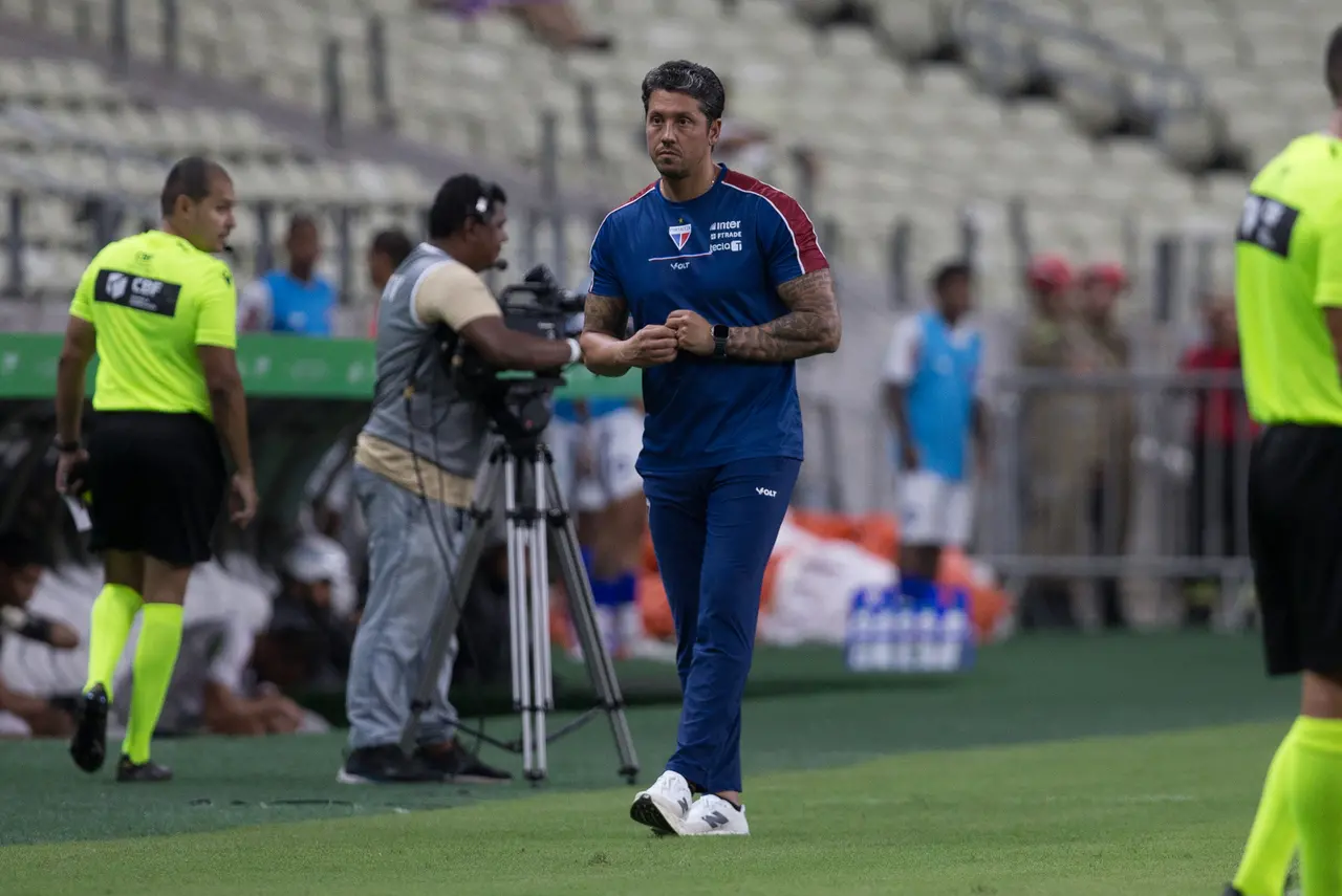 Imagem da notícia Carpini fala que Fortaleza foi melhor que o Ceará e aponta: 'O grupo entendeu o Clássico-Rei'