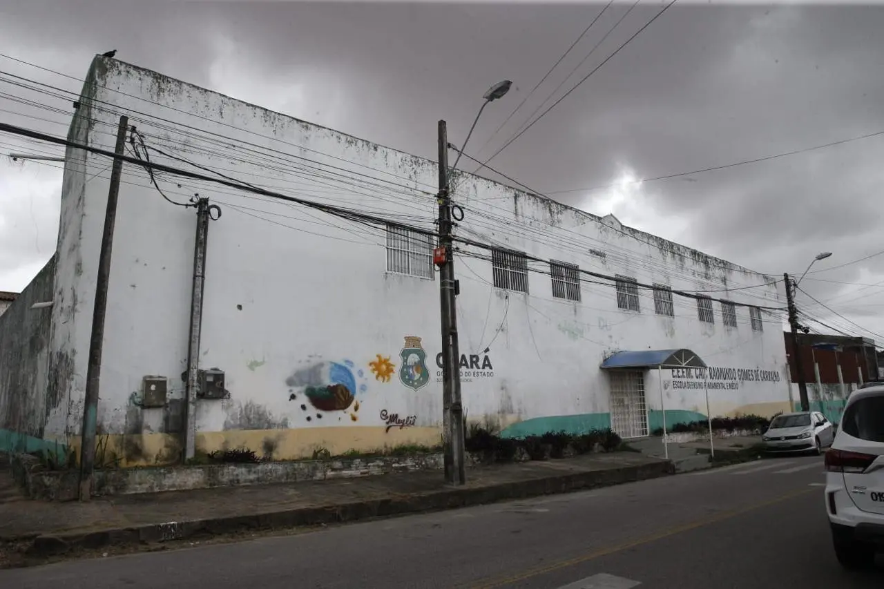 fachada de escola onde ocorreu caso de bullying.