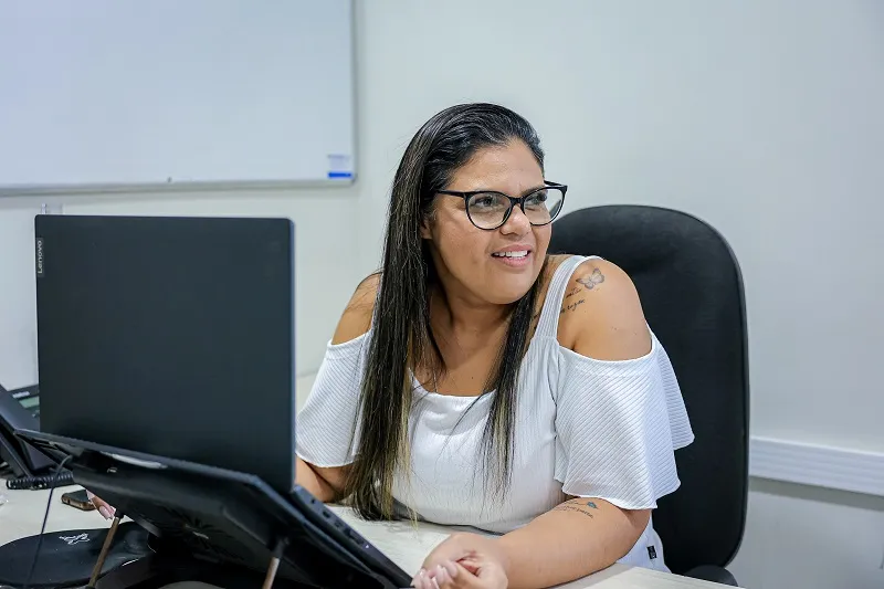 Ângela Batista é chefe do Departamento Pessoal do Ceará SC.