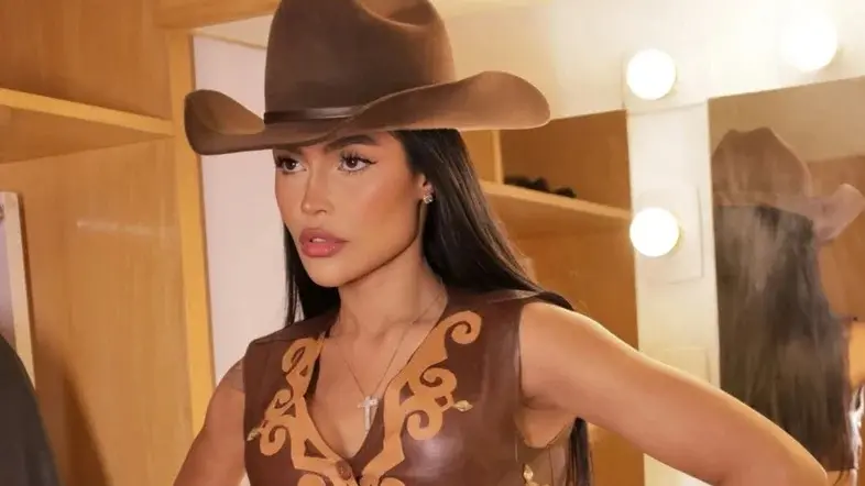 Imagem da notícia Ônibus da ex-BBB Flay se envolve em acidente e deixa um morto em rodovia