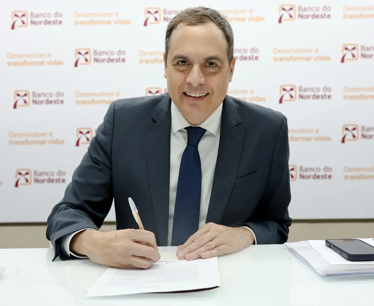 Paulo Câmara comandou reunião da Diretoria do BNB nesta terça-feira (10)