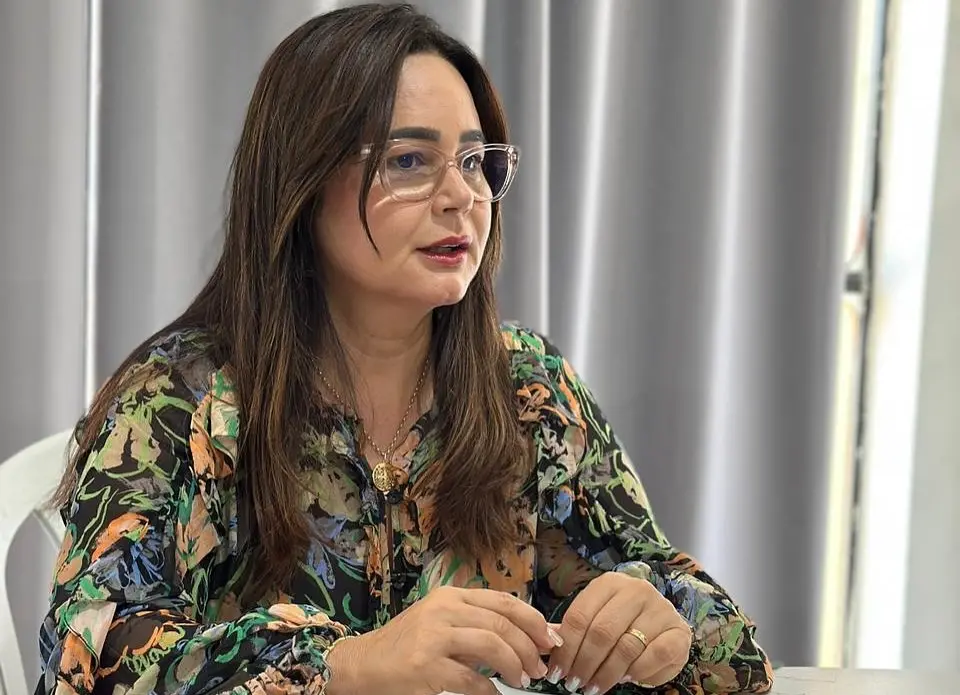 Foto da prefeita de Acaraú, Ana Flávia Monteiro (PSB).